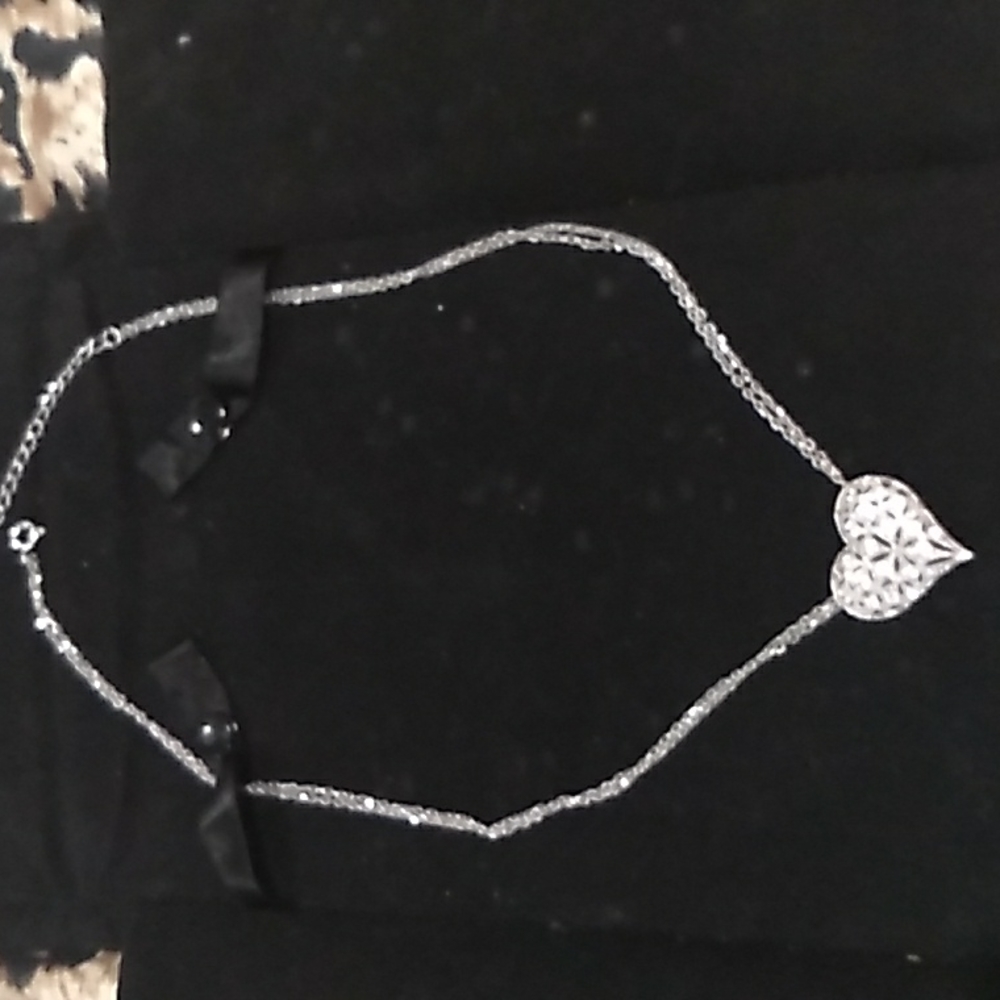 Heart necklace w pave stones.